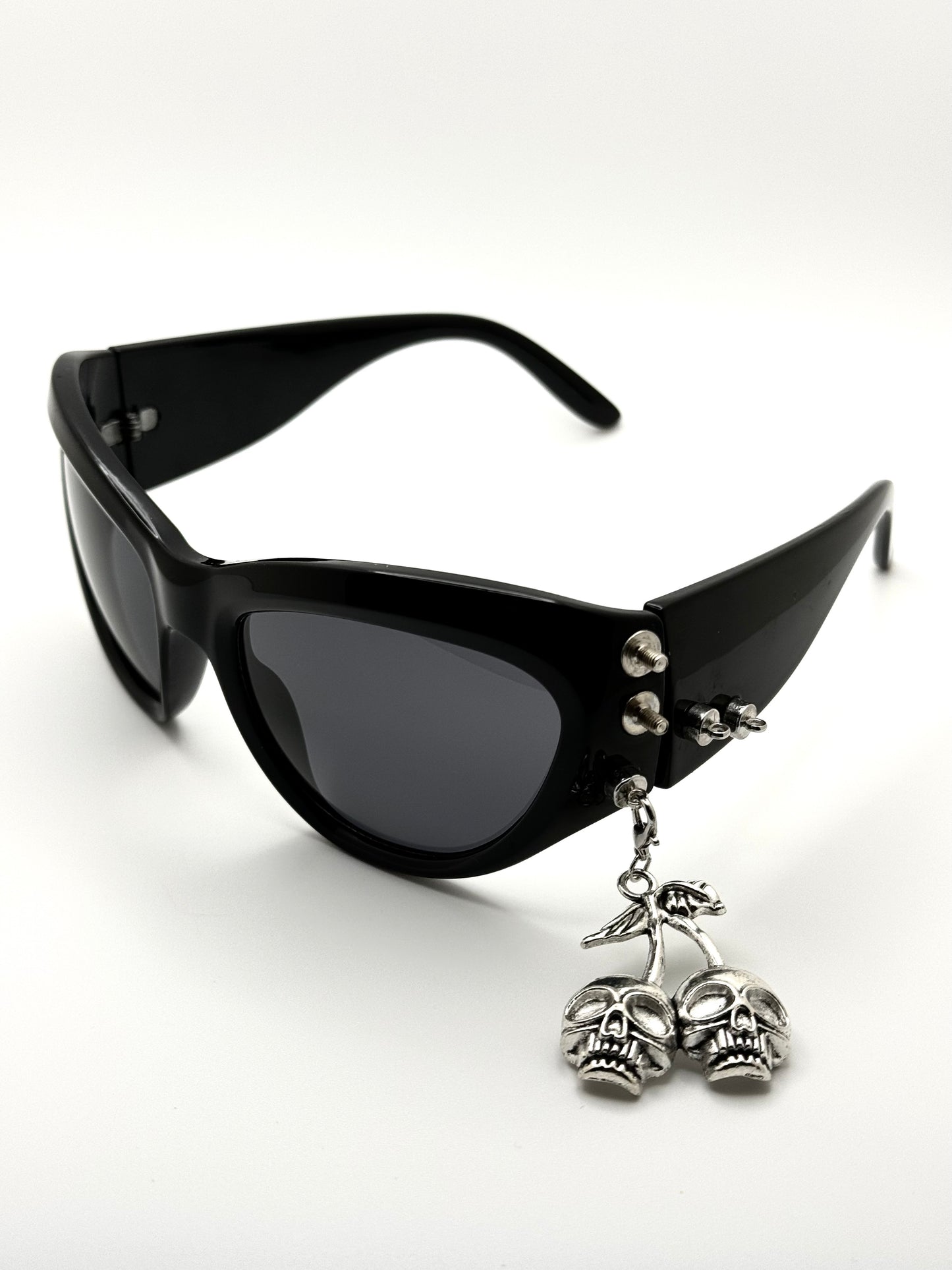 Cherry Skulls Gold